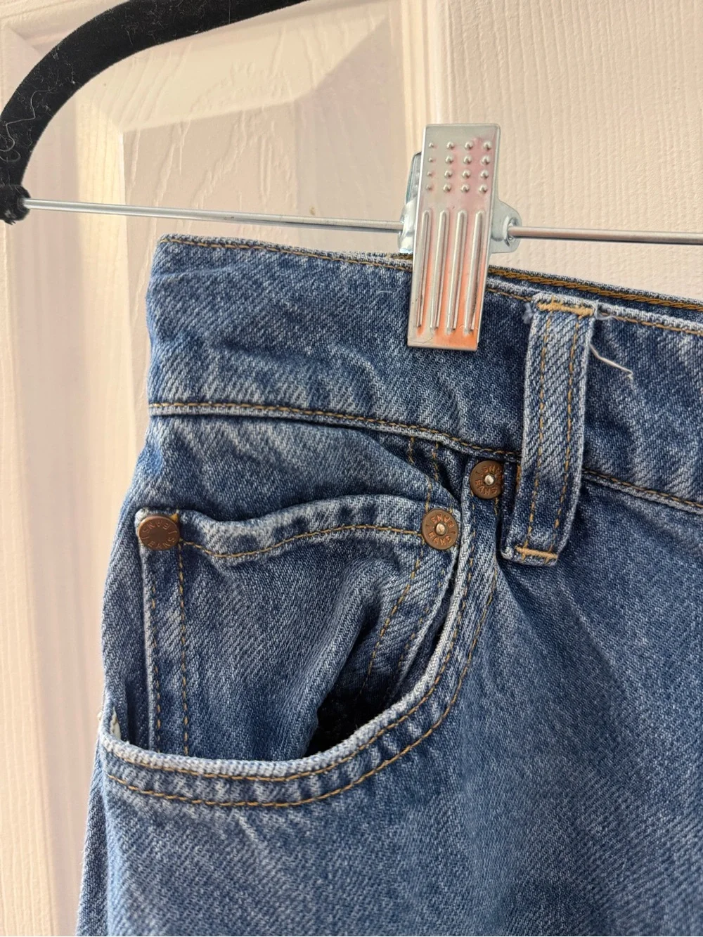 Alice + Olivia Weezy Full-Length Jean in Avery Blue size 29
